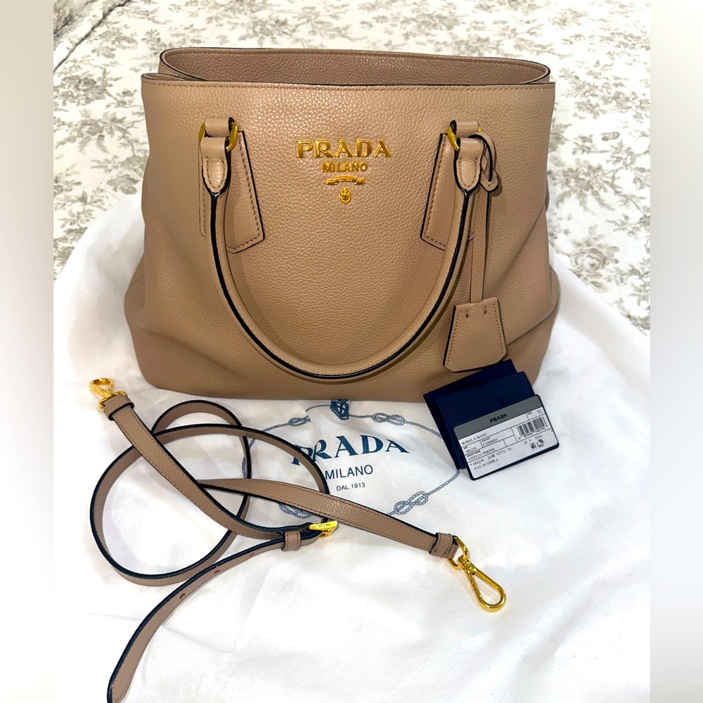 Prada bag , excelente condition